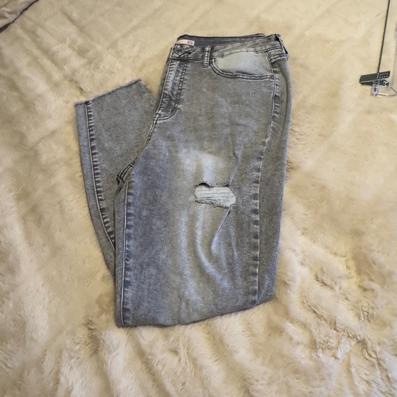 So High Rise Distressed Jeggings Raw Hem Gray Wash - Picture 9 of 9